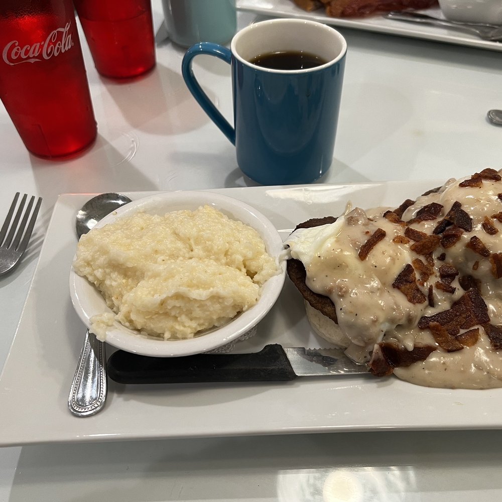 Lemon Tree - Country Benedict w/side of grits - Breakfast & Brunch Near Me - Vero Beach, Florida Lemon Tree - Country Benedict w/side of grits - Breakfast & Brunch Near Me - Vero Beach, Florida