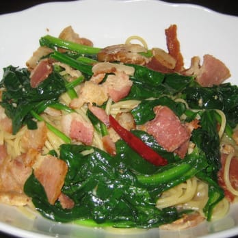 Cafe Hiro - Spicy Garlic, Spinach and Bacon Spaghetti - Italian Near Me - Cypress, California