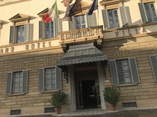 Sina Villa Medici, Autograph Collection by null