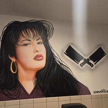 Smoke & Fire Social Eatery - Selena mural in women's bathroom - Barbeque Near Me - Pomona, California