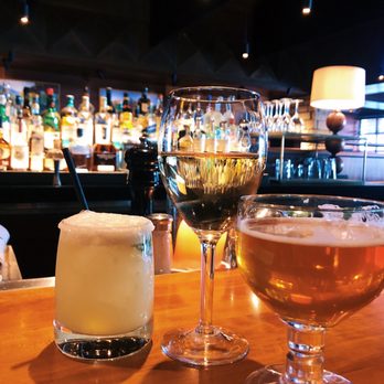 Houston's Restaurant - New American Near Me - Irvine, California