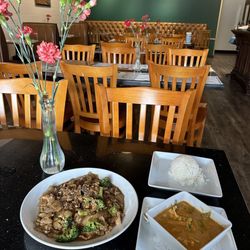 Anya Thai Cuisine - Pork Pad See Ew + Chicken Panang Curry