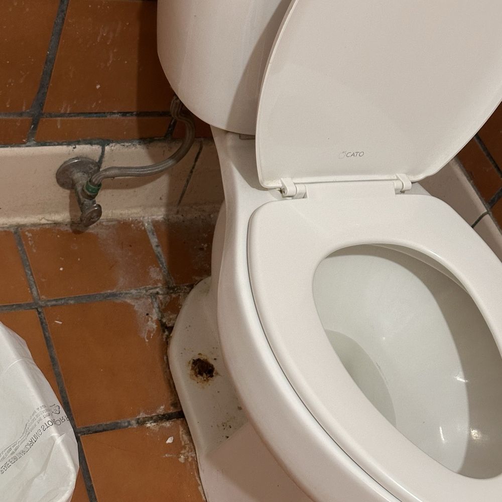 China Green Garden - A dirty bathroom makes you wonder about the kitchen. It just needs some attention in the women's room. - Chinese Near Me - Blythe, California