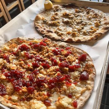 BAR - Thanksgiving Pizza and Clam pizza - Pizza Near Me - New Haven, Connecticut