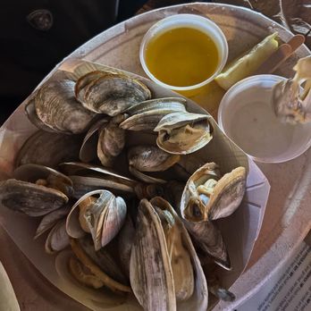 The Beachcomber - Select Littleneck Clams - Seafood Near Me - Wellfleet, Massachusetts