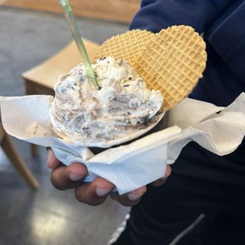 Pizza Salad Pointe & Self-Pour Beer - Oreo gelato - Pizza Near Me - Davie, Florida