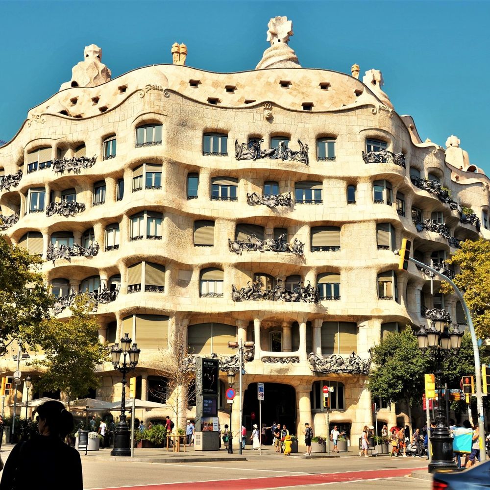 Casa Batlló - Casa Batllo - Landmarks & Historical Buildings Near Me - Barcelona, B Casa Batlló - Casa Batllo - Landmarks & Historical Buildings Near Me - Barcelona, B
