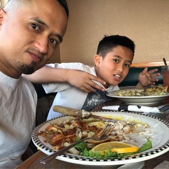 Black Bear Diner Arvin - Breakfast & Brunch Near Me - Arvin, California