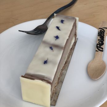 Roselle - Earl grey cake - Bakeries Near Me - Toronto, Ontario