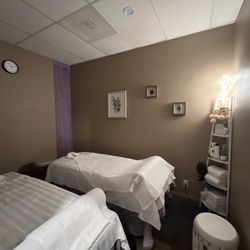 Deep Relief Massage - Couples massages are a great way to relax, unwind, and release tension!