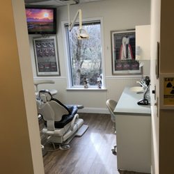 Dennis Lockney, DDS - Operatory at the office of dentist in Concord NC Dennis R. Lockney, DDS