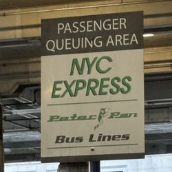 Peter Pan Bus Lines - Queue