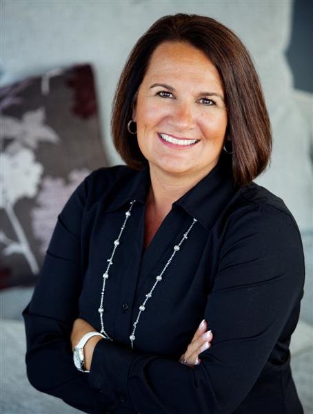 TINA ROBERTS - BEND PREMIER REAL ESTATE - Updated April 2024 - Contact ...