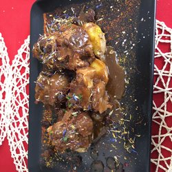 Gastrobar Dejavu - Ox tail with curry, potatoes, and flowers