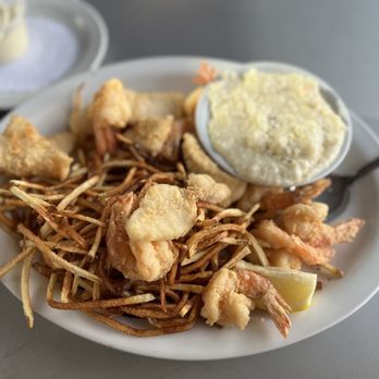 St Augustine Fish Camp - Shrimp and fish basket with creamy grits and shoestring fries (gluten free requested) - Seafood Near Me - St Augustine, Florida St Augustine Fish Camp - Shrimp and fish basket with creamy grits and shoestring fries (gluten free requested) - Seafood Near Me - St Augustine, Florida