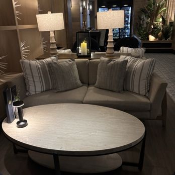 Latitudes - Jupiter Beach Resort - Lounge in bar - Seafood Near Me - Jupiter, Florida