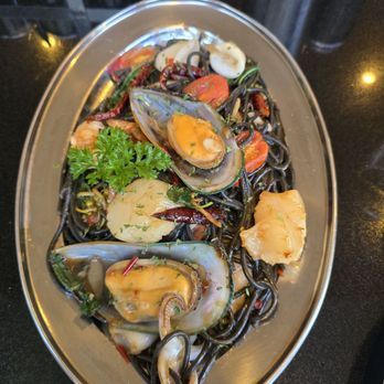 Samuthr Thai Restaurant - Squid Ink Spaghetti Pad Kee Mao - Thai Near Me - San Jose, California Samuthr Thai Restaurant - Squid Ink Spaghetti Pad Kee Mao - Thai Near Me - San Jose, California