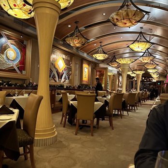 Eddie Merlot's - Main dining room - Seafood Near Me - Pittsburgh, Pennsylvania Eddie Merlot's - Main dining room - Seafood Near Me - Pittsburgh, Pennsylvania
