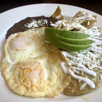 Mas Alla Del Sol - Chilaquiles Verdes - Mexican Near Me - Chicago, Illinois Mas Alla Del Sol - Chilaquiles Verdes - Mexican Near Me - Chicago, Illinois
