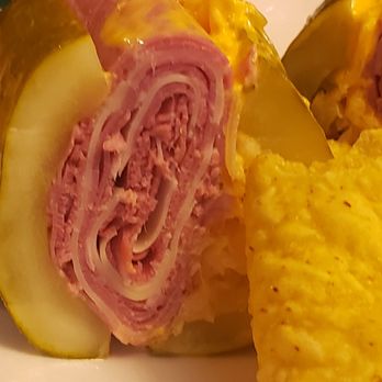 Giovanni's DILLicious Pickles - A closer look at its magnificence - Delis Near Me - Croydon, Pennsylvania