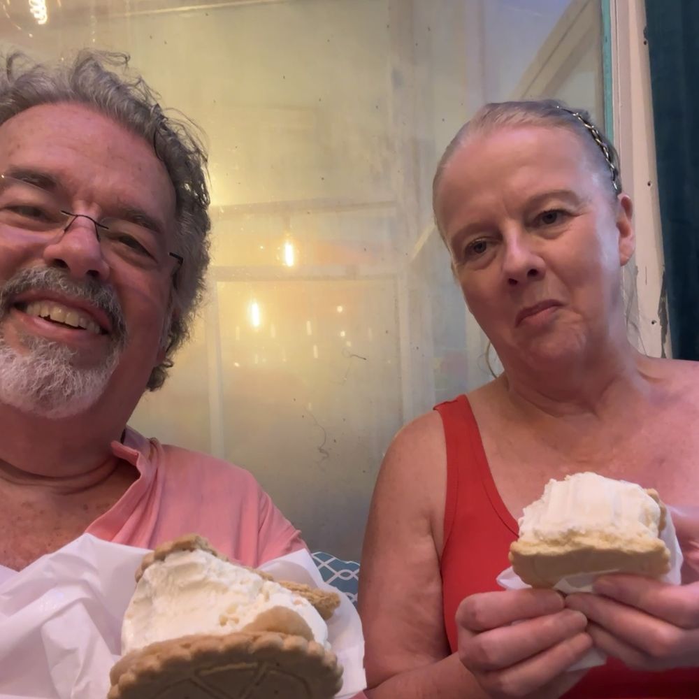 Peace Pie - This night we savored the CARAMEL APPLE and TRIPLE VANILLA ice cream sandwich's - Desserts Near Me - St. Augustine, Florida Peace Pie - This night we savored the CARAMEL APPLE and TRIPLE VANILLA ice cream sandwich's - Desserts Near Me - St. Augustine, Florida