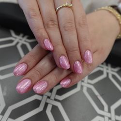 U & Nails