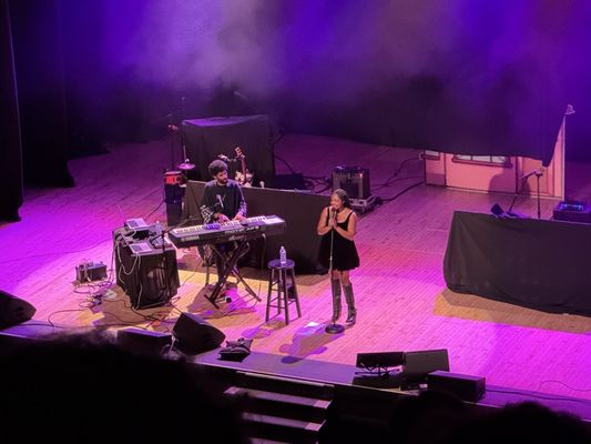 525 W 7th St by null