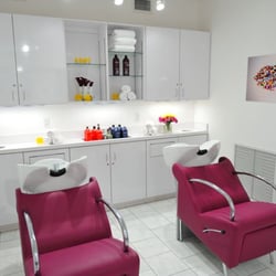 Xhale Salon Spa - Shampoo area