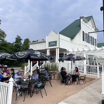 Big Easy Bagel And Beignet - Sit outside if the weather is nice! - Bagels Near Me - Egg Harbor, Wisconsin