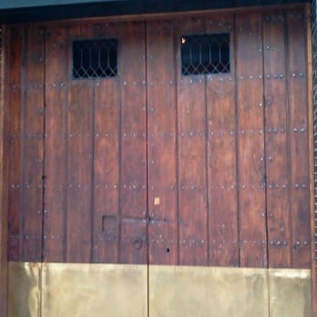 Rockefeller - Pubs Near Me - Seville, SE