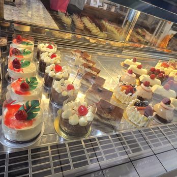Tiny Pyramid - Desserts - Cafes Near Me - Honolulu, Hawaii