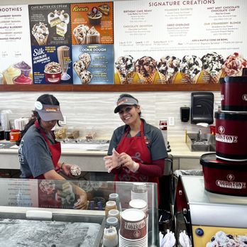Cold Stone Creamery - Happy staff, great customer service - Ice Cream & Frozen Yogurt Near Me - San Jose, California Cold Stone Creamery - Happy staff, great customer service - Ice Cream & Frozen Yogurt Near Me - San Jose, California