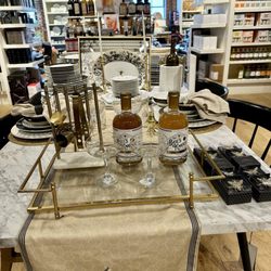Williams-Sonoma - Another, lovely table.