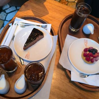 Starbucks Reserve Roastery - Wild Berries Tart - Cafeteria Near Me - Milan, Michigan Starbucks Reserve Roastery - Wild Berries Tart - Cafeteria Near Me - Milan, Michigan