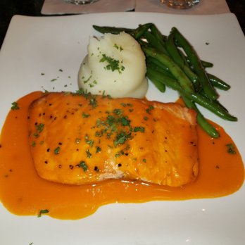 Ibiza Restaurant - Salmon a la parrilla - Spanish Near Me - Hamden, Connecticut Ibiza Restaurant - Salmon a la parrilla - Spanish Near Me - Hamden, Connecticut