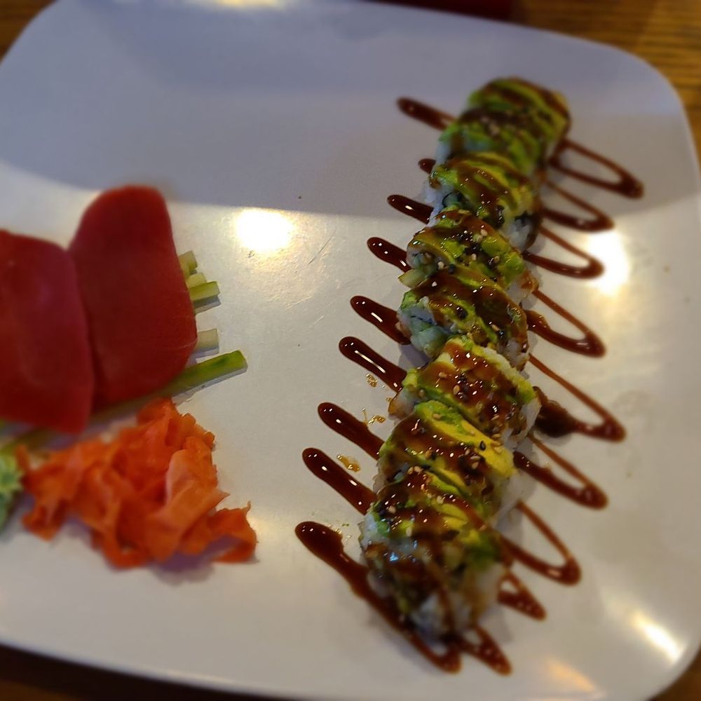 Drake's - Dragon roll and tuna sashimi... Not enough eel unfortunately. - Burgers Near Me - Florence, Kentucky