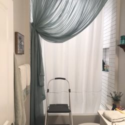 Triangle Appliance Video & Carpeting - My custom shower drapes where incorrectly installed.