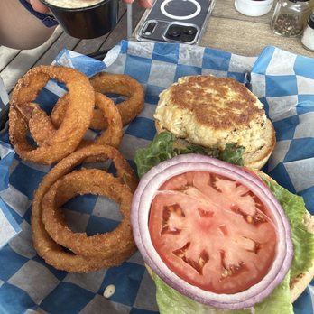 Fifth Avenue Streatery - Crabby Burger - American Near Me - Mount Dora, Florida