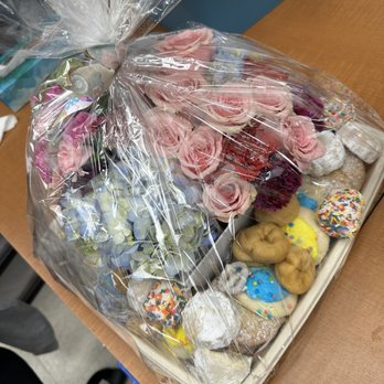 Yummy Tablas - Cookie Charcuterie with flowers! - Caterers Near Me