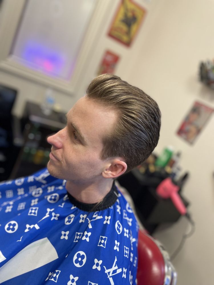 Halo And Hive Salon Logo