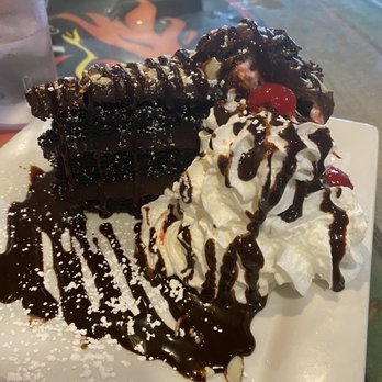 State 48 Tavern - Chocolate cake - Sports Bars Near Me - Page, Arizona State 48 Tavern - Chocolate cake - Sports Bars Near Me - Page, Arizona