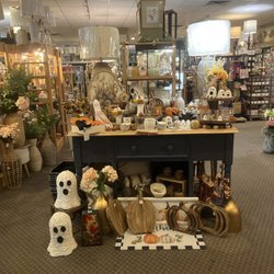 Ficus & Fig - It's an adorable little gift shop!