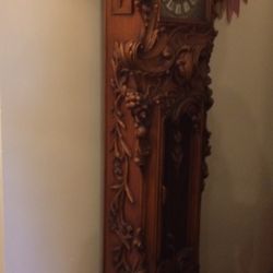 Marian Lodge - Gorgeous grandfather clock!