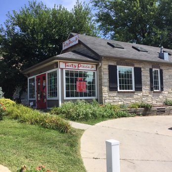 Tasty Pizza - Outside - Pizza Near Me - Omaha, Nebraska