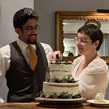 The Caketeria - Cake cutting! - Bakeries Near Me - Newtown, Pennsylvania