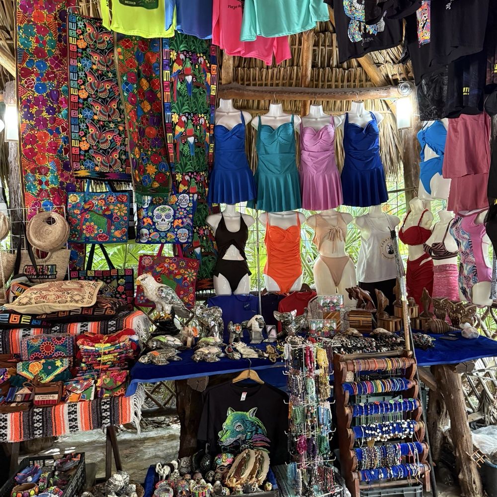 Cenote Azul - Gift Shop - Lakes Near Me - Chacalal, ROO