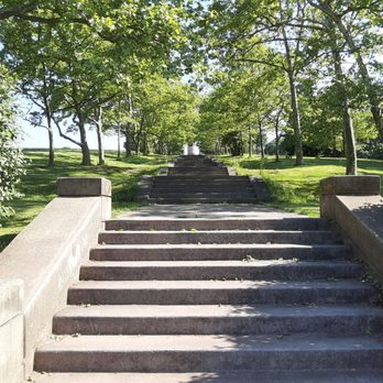 Walnut Hill Park - WW1 Monument stairs. - Parks Near Me - New Britain, Connecticut