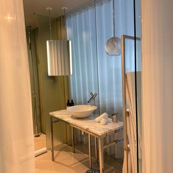 Sanderson Hotel - Bathroom - Hotels Near Me - London, XGL Sanderson Hotel - Bathroom - Hotels Near Me - London, XGL