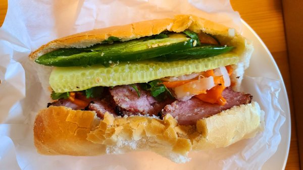 Bánh Mì Ba Lẹ by null