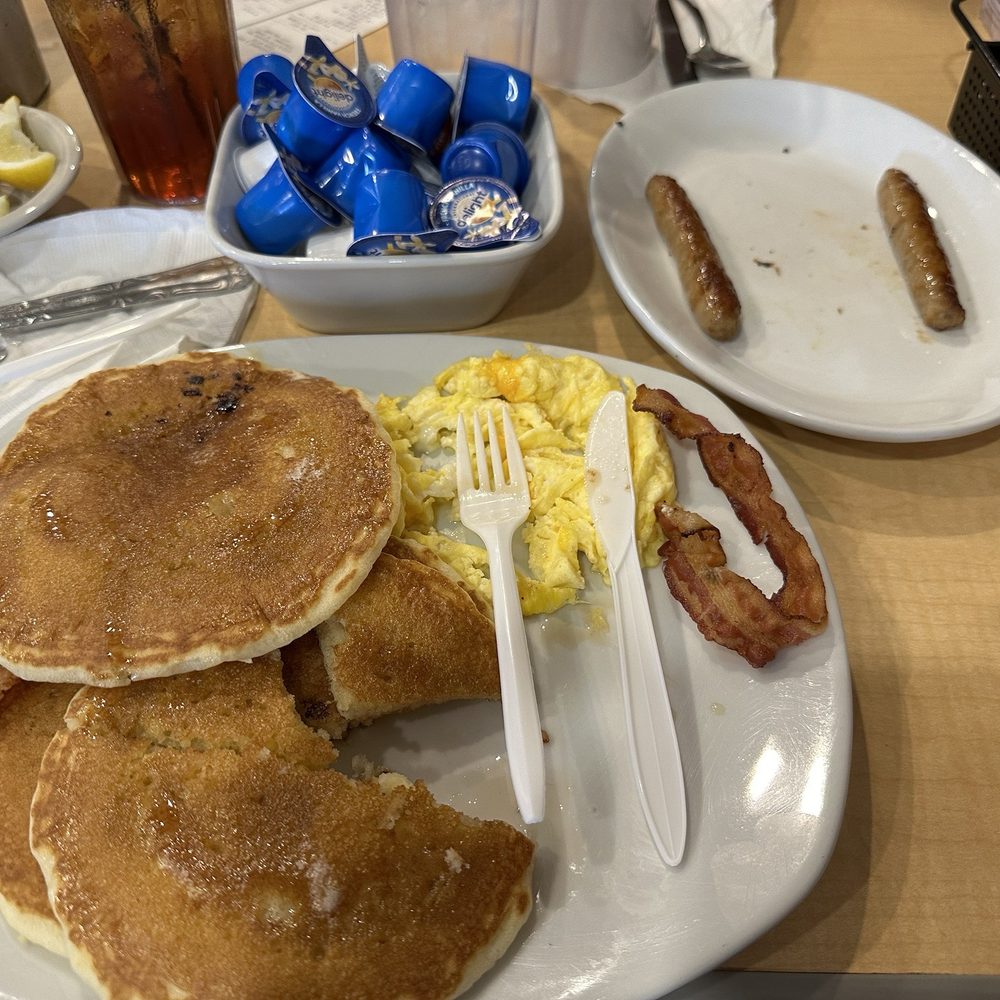 Perkins Restaurant & Bakery - American Near Me - Kissimmee, Florida